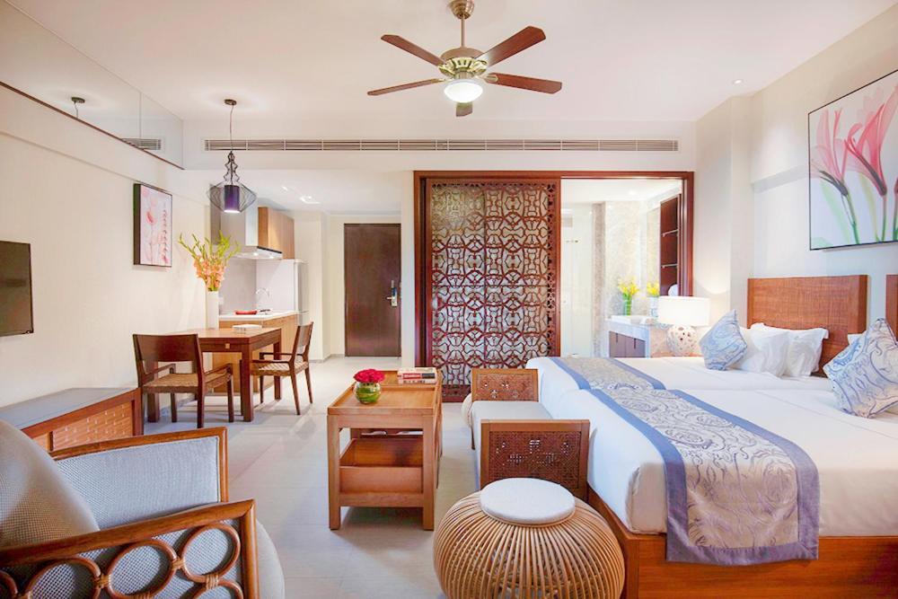 Aloha Oceanfront Suite Resort Lingshui  Exterior photo