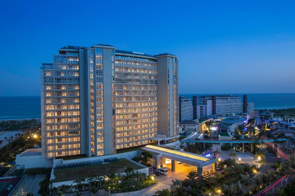 Aloha Oceanfront Suite Resort Lingshui  Exterior photo
