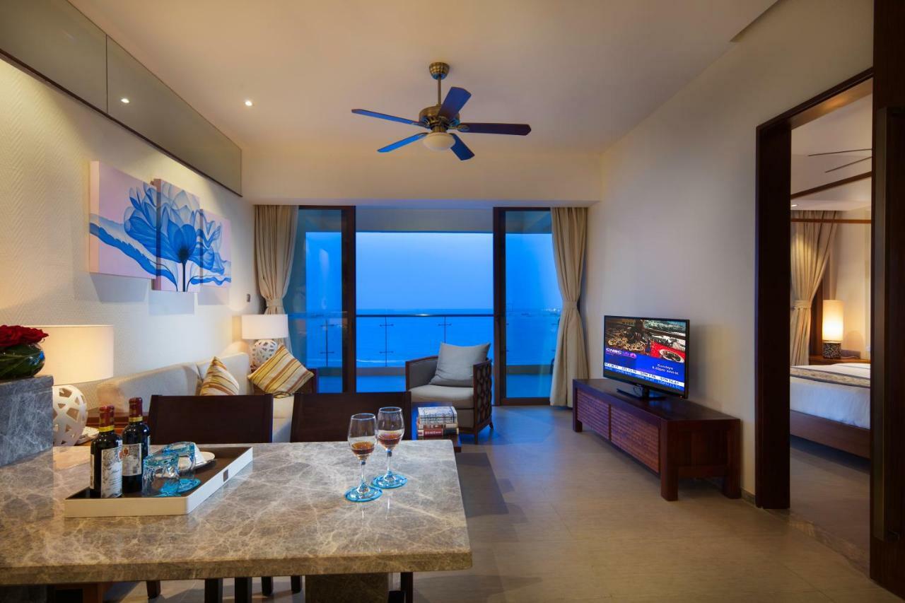 Aloha Oceanfront Suite Resort Lingshui  Exterior photo